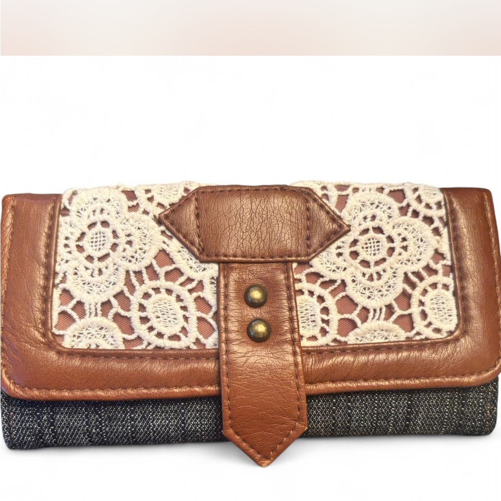 Brown Lace Accent Women's Wallet